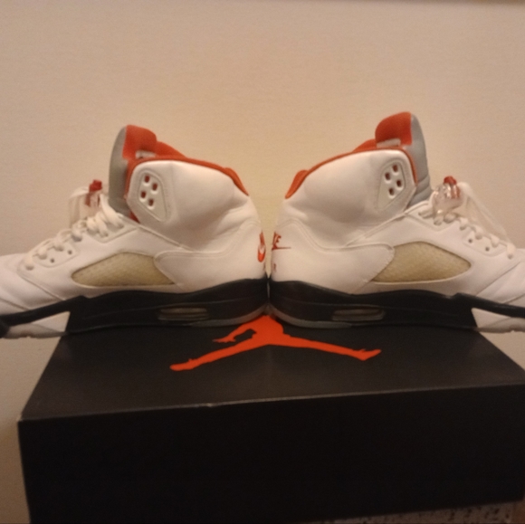Jordan 5 (2020 Silver Tongue) Size 11 - Picture 5 of 6